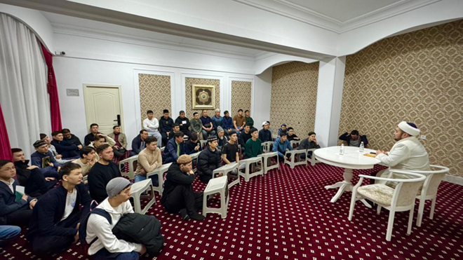Алматы: Мұсылманшылықтың тұтқасы еңбегінен дәріс өтуде