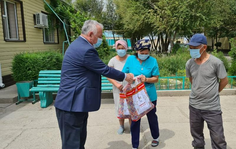 МӘЖІЛІС ДЕПУТАТТАРЫ ҚҰРБАН АЙТ МЕРЕКЕСІНЕ ОРАЙ ҚАЙЫРЫМДЫЛЫҚ АКЦИЯСЫН ӨТКІЗДІ