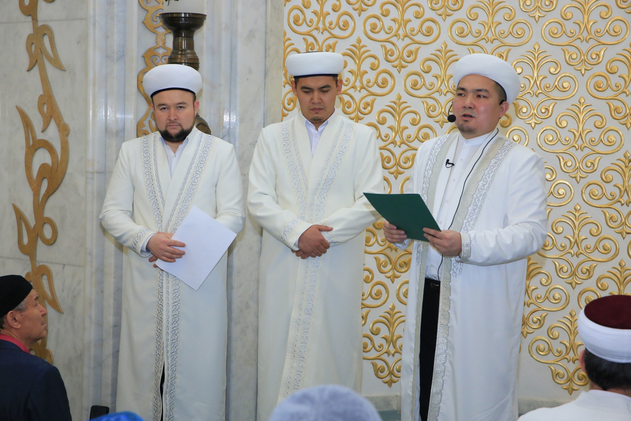 «Әзірет Сұлтан» мешітінің наиб имамдары тағайындалды (ФОТО)