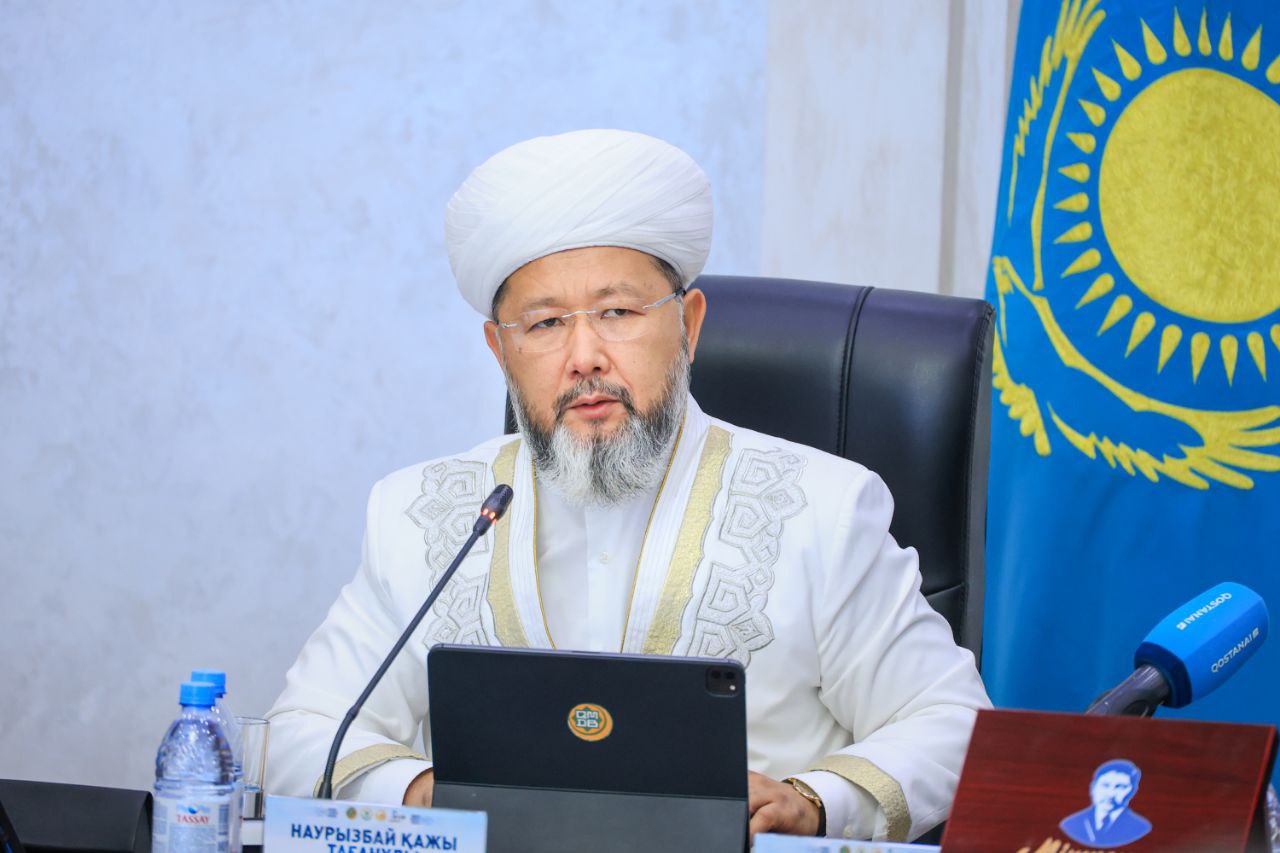 БАС МҮФТИ ҚОСТАНАЙДА МІРЖАҚЫП ДУЛАТҰЛЫНЫҢ 140 ЖЫЛДЫҒЫНА АРНАЛҒАН КОНФЕРЕНЦИЯДА БАЯНДАМА ЖАСАДЫ