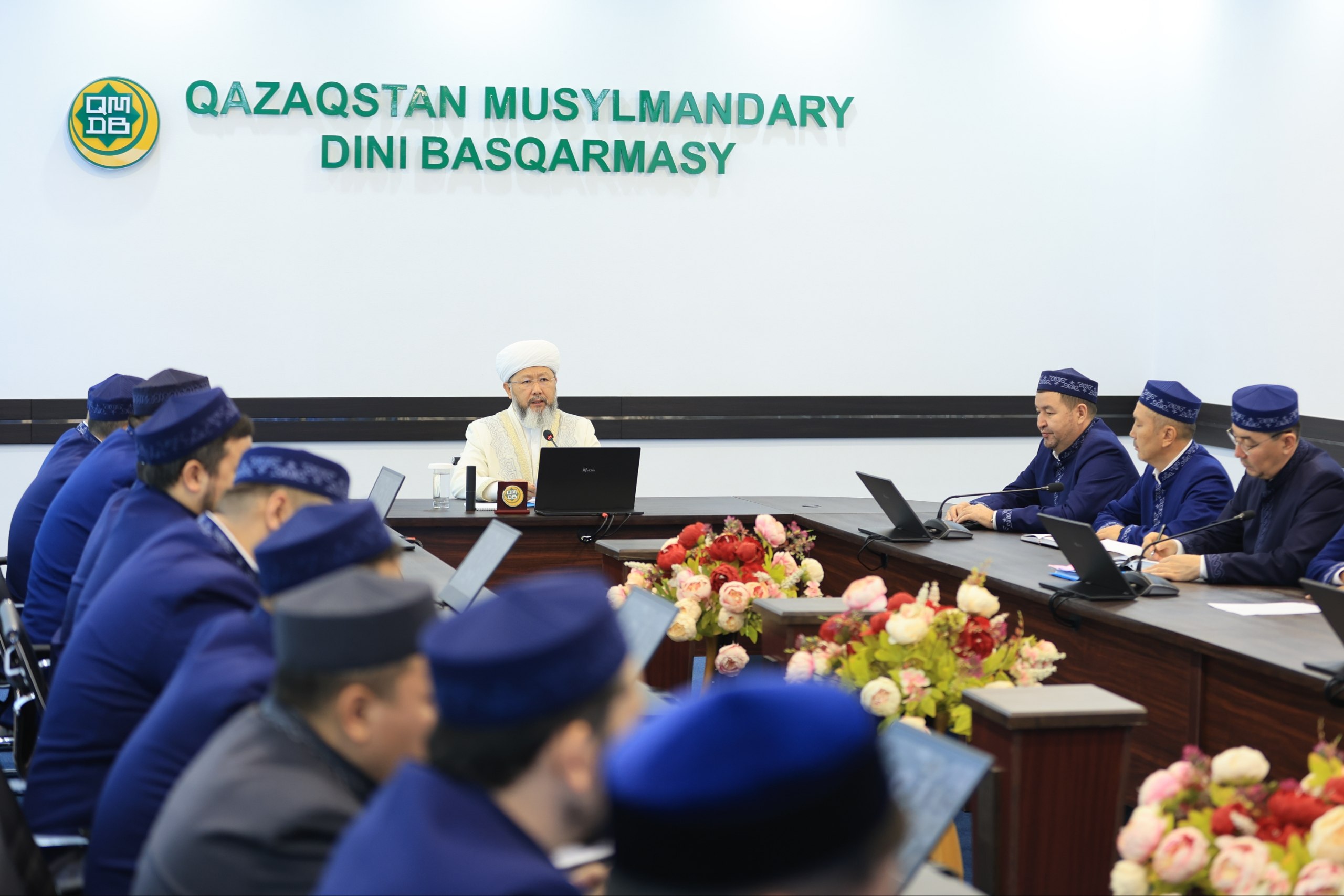 РЕСПУБЛИКА КҮНІ ҚАРСАҢЫНДА ТӨРАЛҚА МӘЖІЛІСІ ӨТТІ
