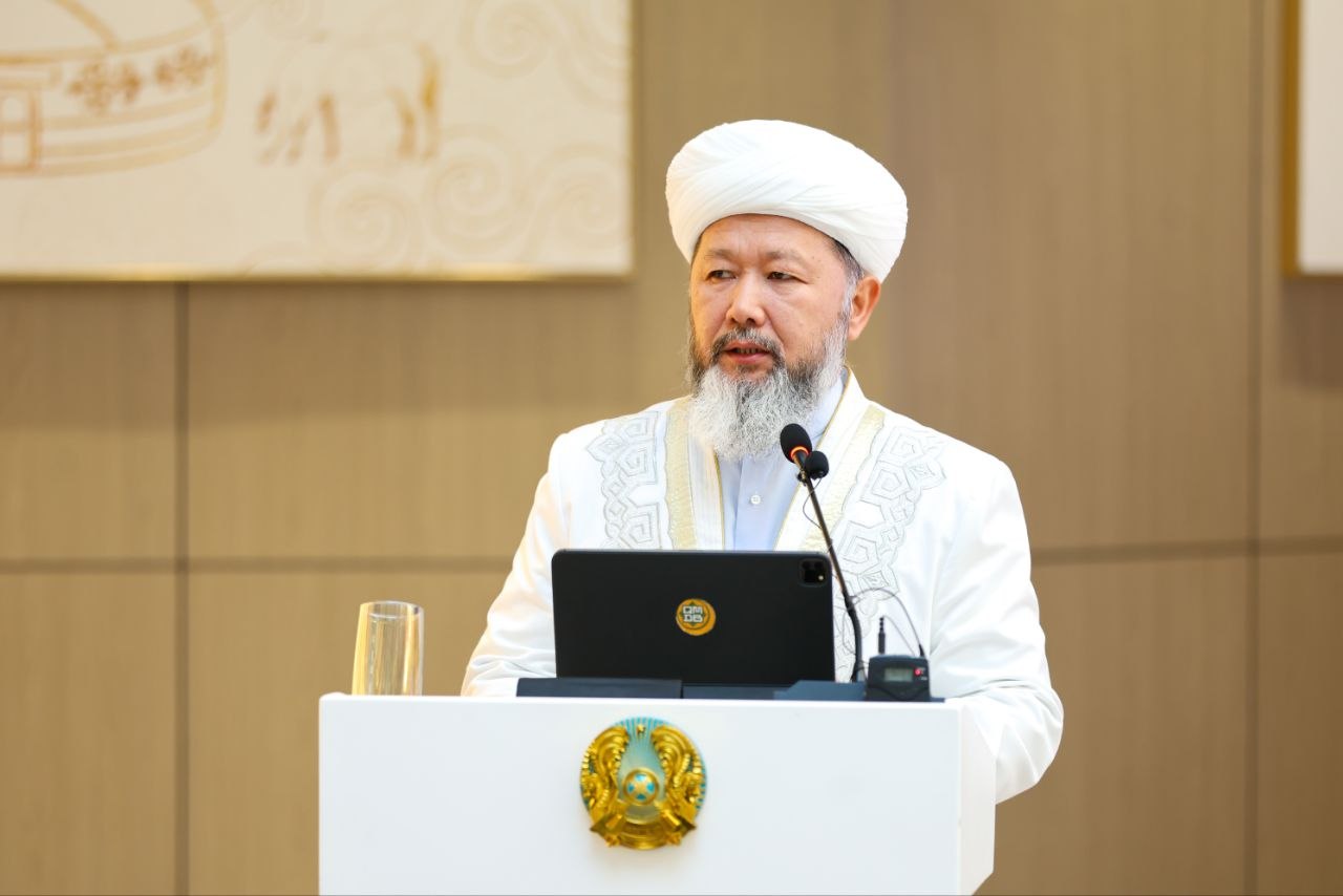 ПРЕДСЕДАТЕЛЬ ДУМК ПРИНЯЛ УЧАСТИЕ В РЕСПУБЛИКАНСКОЙ КОНФЕРЕНЦИИ «ХОДЖА АХМЕТ ЯСАВИ И ЕГО ДУХОВНОЕ НАСЛЕДИЕ»