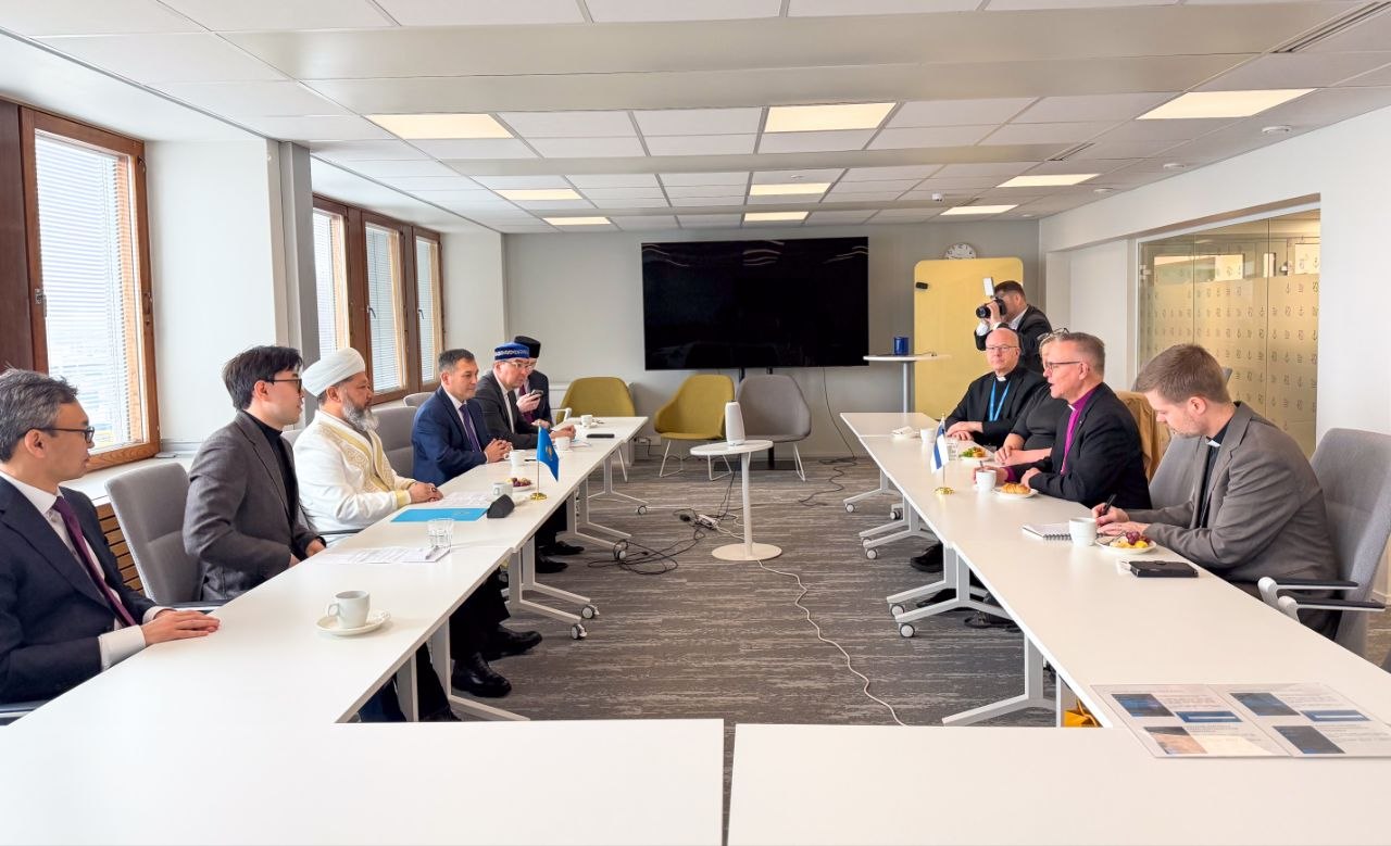 ҚМДБ ТӨРАҒАСЫ ФИНЛЯНДИЯ АРХИЕПИСКОПЫМЕН КЕЗДЕСТІ