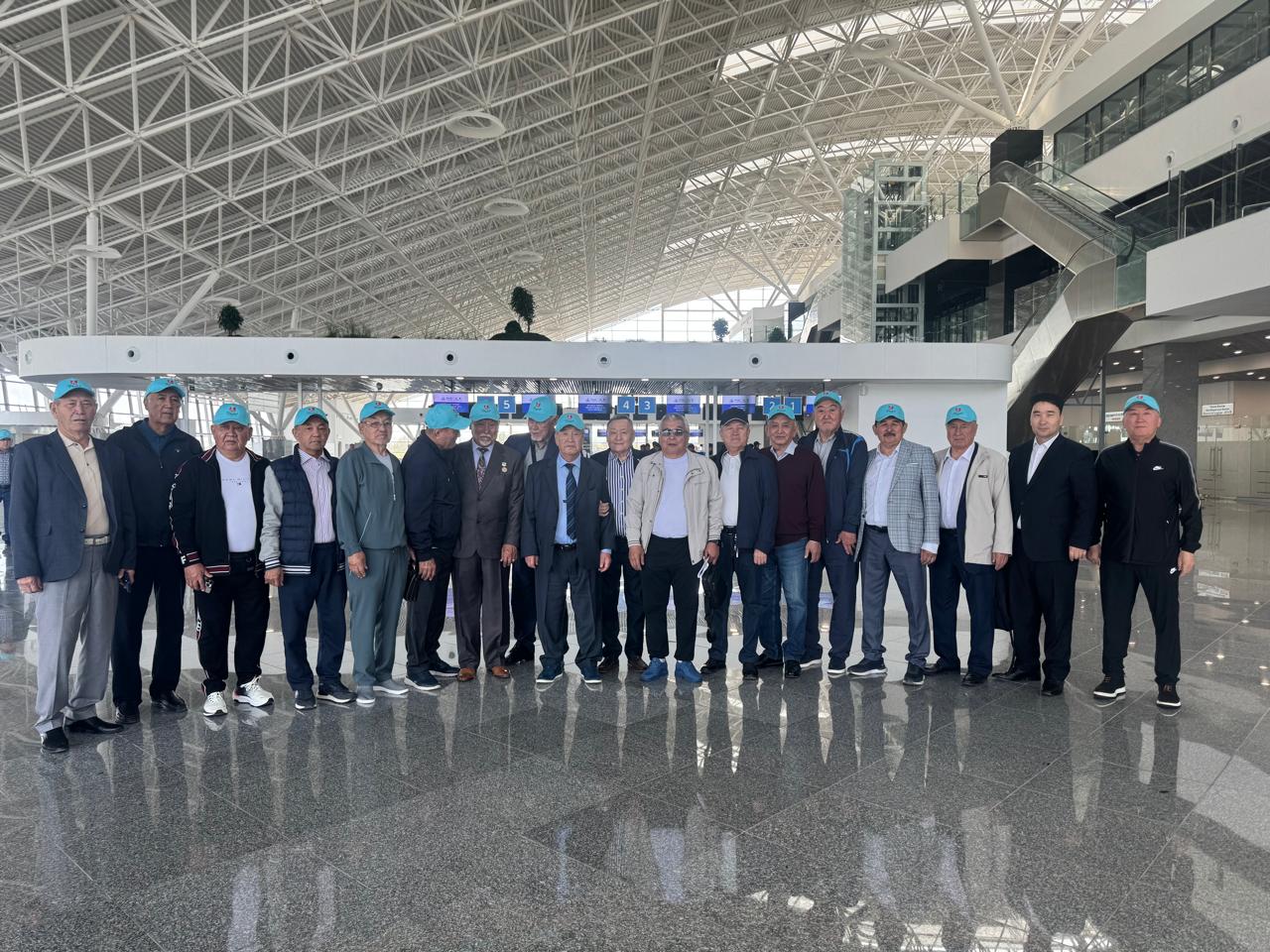 Шымкенттік зиялы қауым өкілдері Маңғыстаудағы қасиетті орындарға зиярат етті