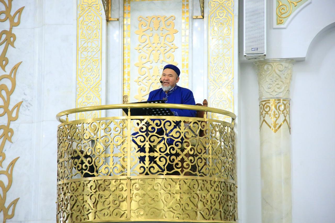 НАИБ МҮФТИ «ӘЗІРЕТ СҰЛТАН» МЕШІТІНДЕ ЖҰМА УАҒЫЗЫН ЖҮРГІЗДІ