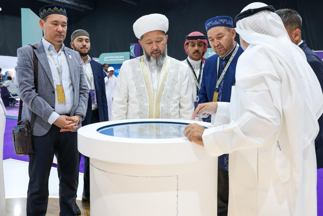 ҚМДБ ТӨРАҒАСЫ ҚАЖЫЛЫҚ КӨРМЕСІНДЕ ИННОВАЦИЯЛЫҚ ЖОБАЛАРМЕН ТАНЫСТЫ