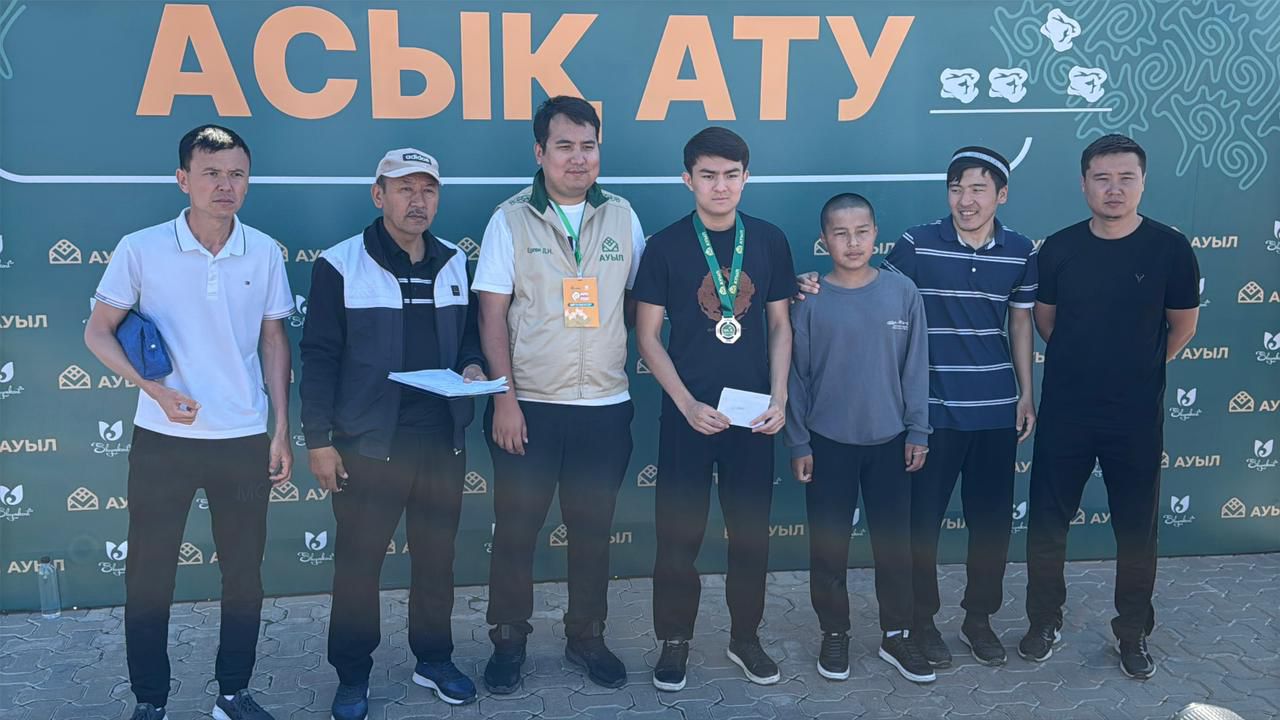 Шымкент: Медресе шәкірттері асық атудан жүлделі орын алды