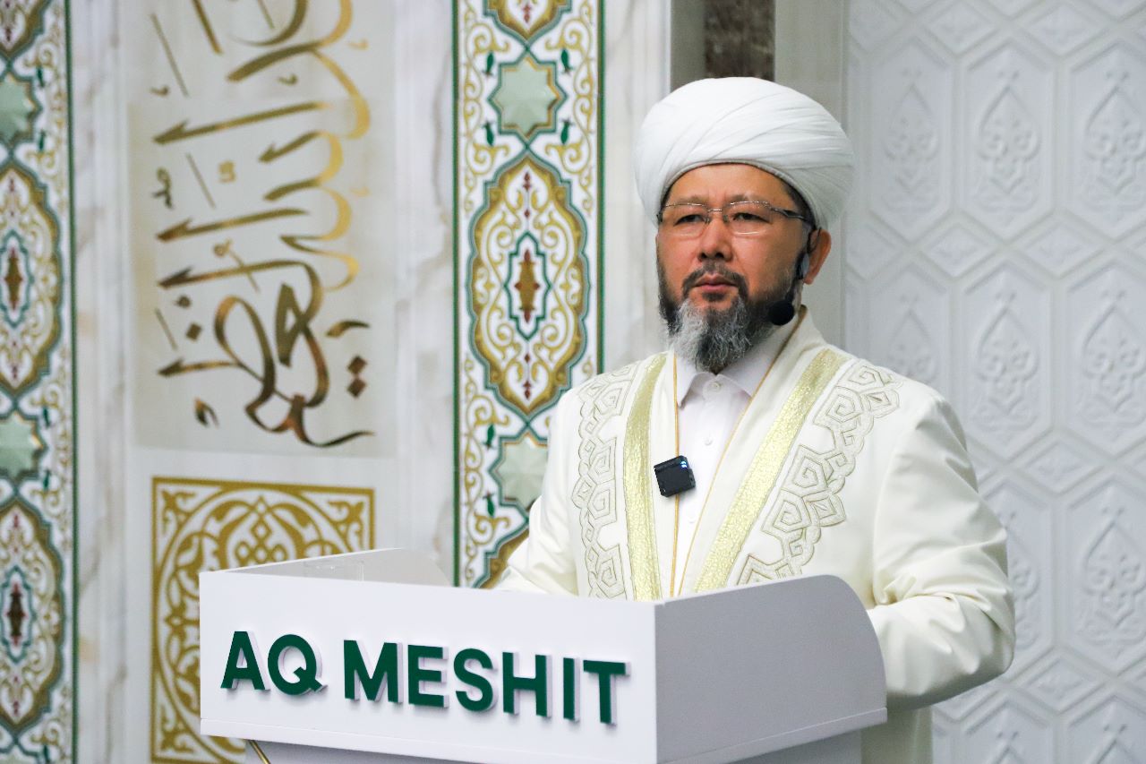 ВЕРХОВНЫЙ МУФТИЙ ПРОВЕЛ ПРОПОВЕДЬ ВО ВРЕМЯ ТАРАВИХ-НАМАЗА (ФОТО+ВИДЕО)