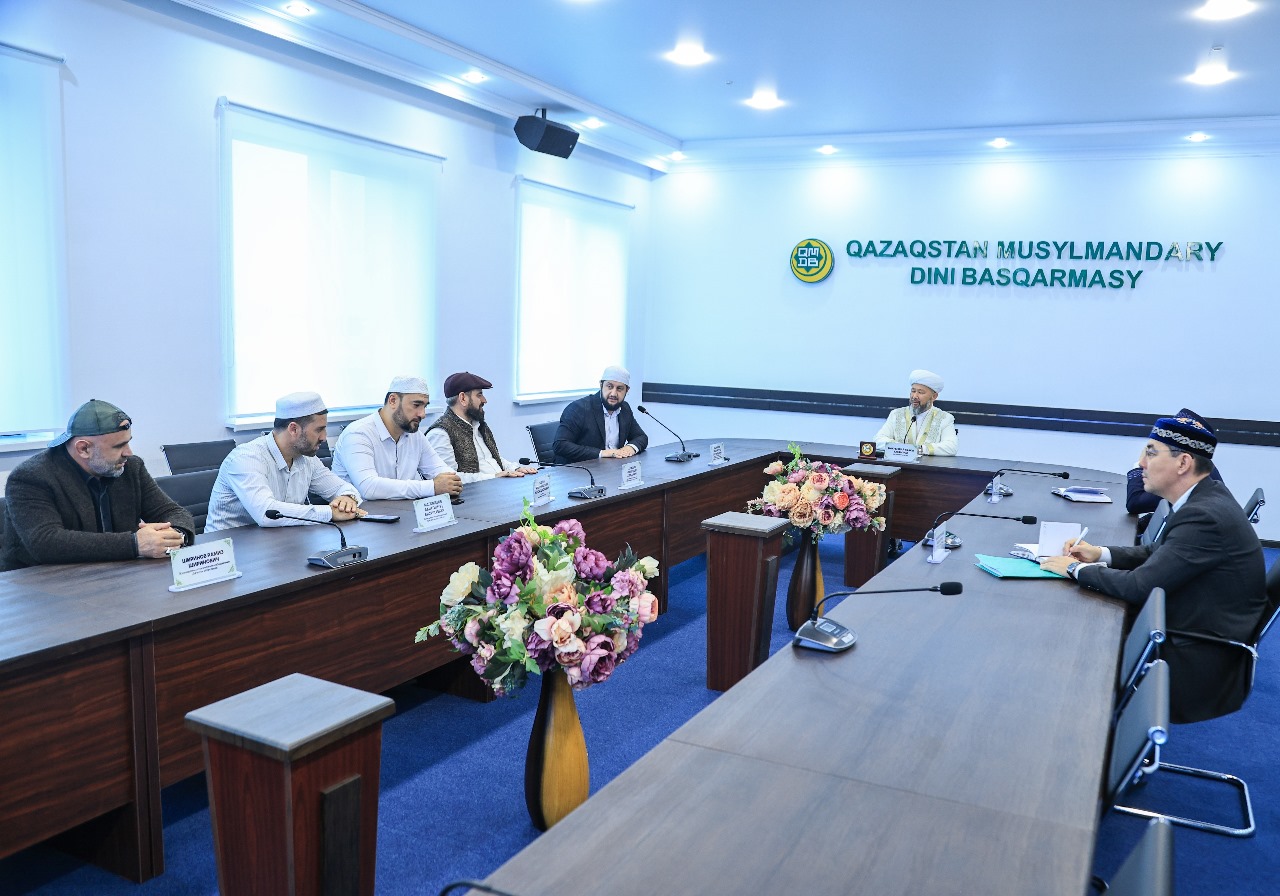 ВЕРХОВНЫЙ МУФТИЙ ПРИНЯЛ ДЕЛЕГАЦИЮ ДАГЕСТАНА (ФОТО)