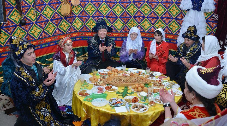 АЙТ – АҒАЙЫННЫҢ БІРЛІГІН АРТТЫРАТЫН МЕРЕКЕ