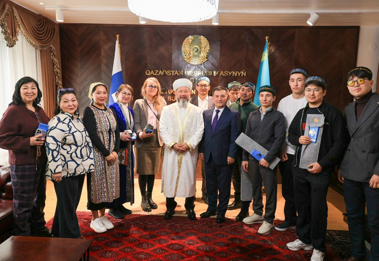 ВЕРХОВНЫЙ МУФТИЙ ВСТРЕТИЛСЯ С КАЗАХСКОЙ ДИАСПОРОЙ В ХЕЛЬСИНКИ