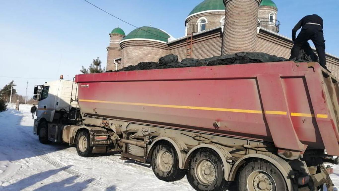 Павлодар: 76 тонна көмір жеткізілді