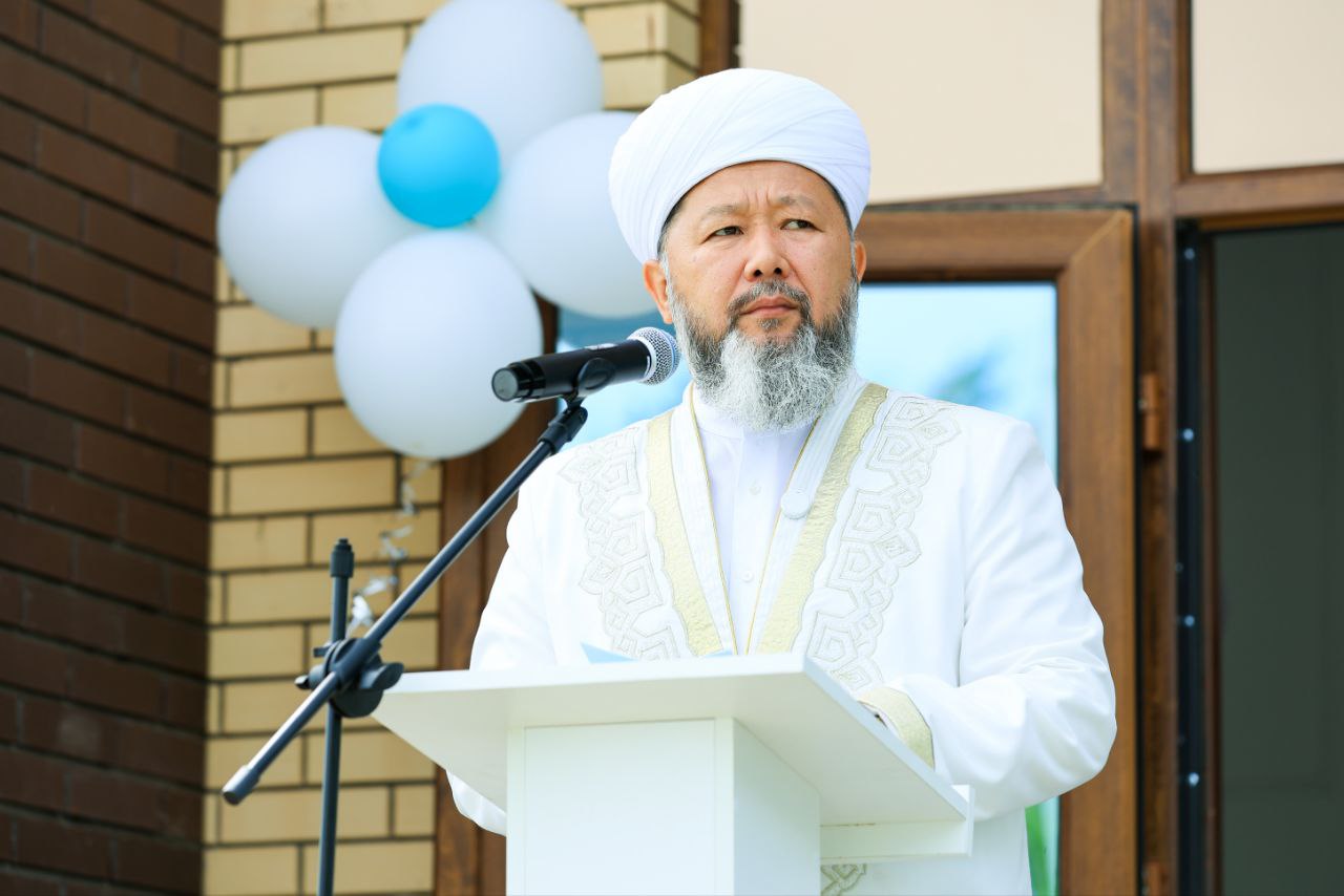 БАС МҮФТИ ЖАҢА ӨМІР АУЫЛЫНДА ЖАҢА МЕШІТТІҢ АШЫЛУЫНА ҚАТЫСТЫ