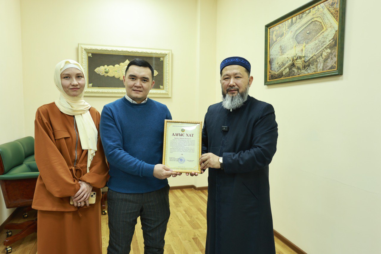 ВЕРХОВНЫЙ МУФТИЙ ВЫРАЗИЛ БЛАГОДАРНОСТЬ ВРАЧУ, ОКАЗАВШЕМУ ПЕРВУЮ МЕДИЦИНСКУЮ ПОМОЩЬ РЕБЕНКУ