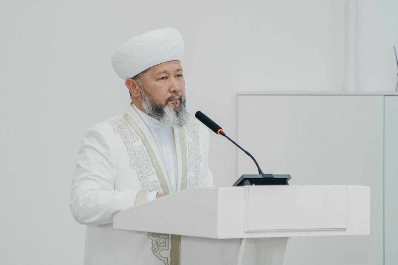 ВЕРХОВНЫЙ МУФТИЙ ВСТРЕТИЛСЯ С ПРЕПОДАВАТЕЛЯМИ УНИВЕРСИТЕТА «НУР-МУБАРАК»