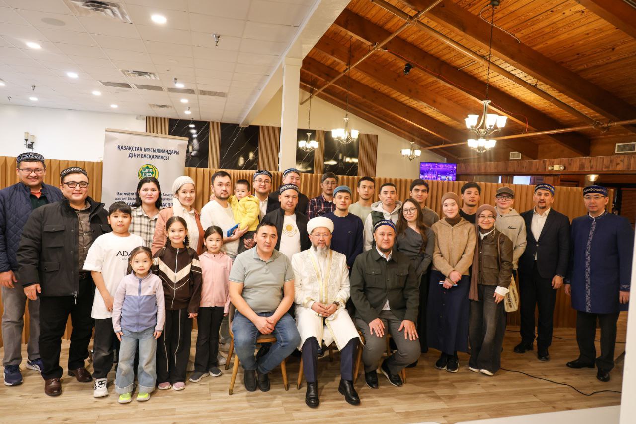 ВЕРХОВНЫЙ МУФТИЙ ВСТРЕТИЛСЯ С СООТЕЧЕСТВЕННИКАМИ В ГОРОДЕ ХЬЮСТОН, ШТАТ ТЕХАС