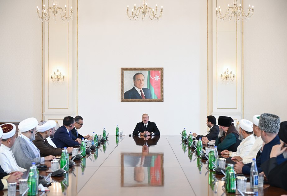 ПРЕЗИДЕНТ АЗЕРБАЙДЖАНА ПРИНЯЛ МУФТИЕВ ТЮРКСКИХ ГОСУДАРСТВ